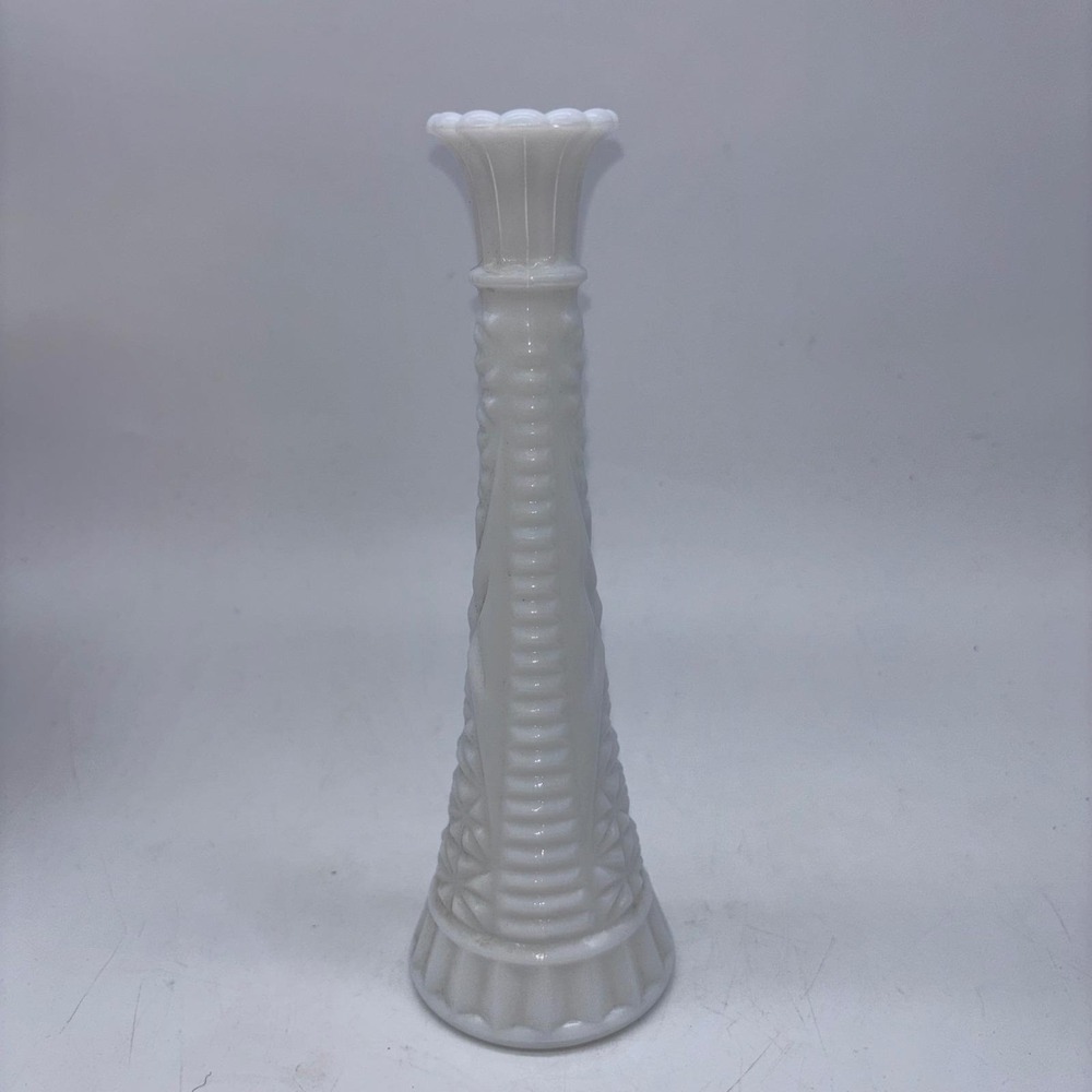 Fenton White Milk Glass Hobnail Bud Vase Vintage Excellent Home Decor 9 Inch - Picture 6 of 6